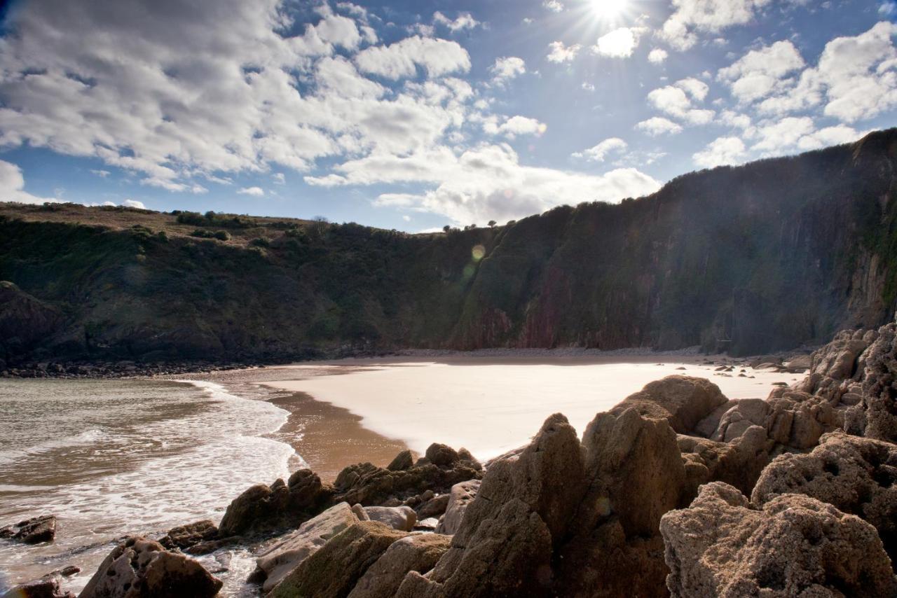 Yha Manorbier Hostel Tenby Bagian luar foto