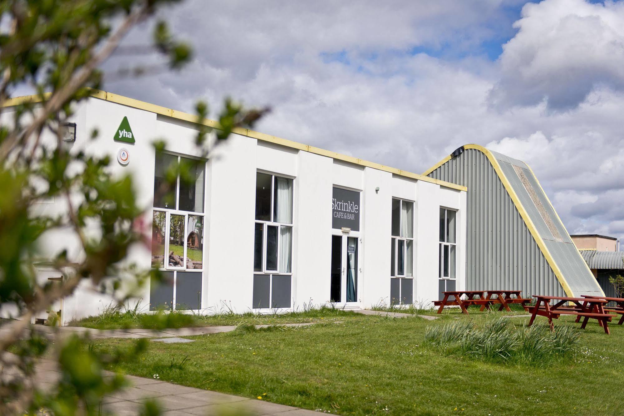 Yha Manorbier Hostel Tenby Bagian luar foto