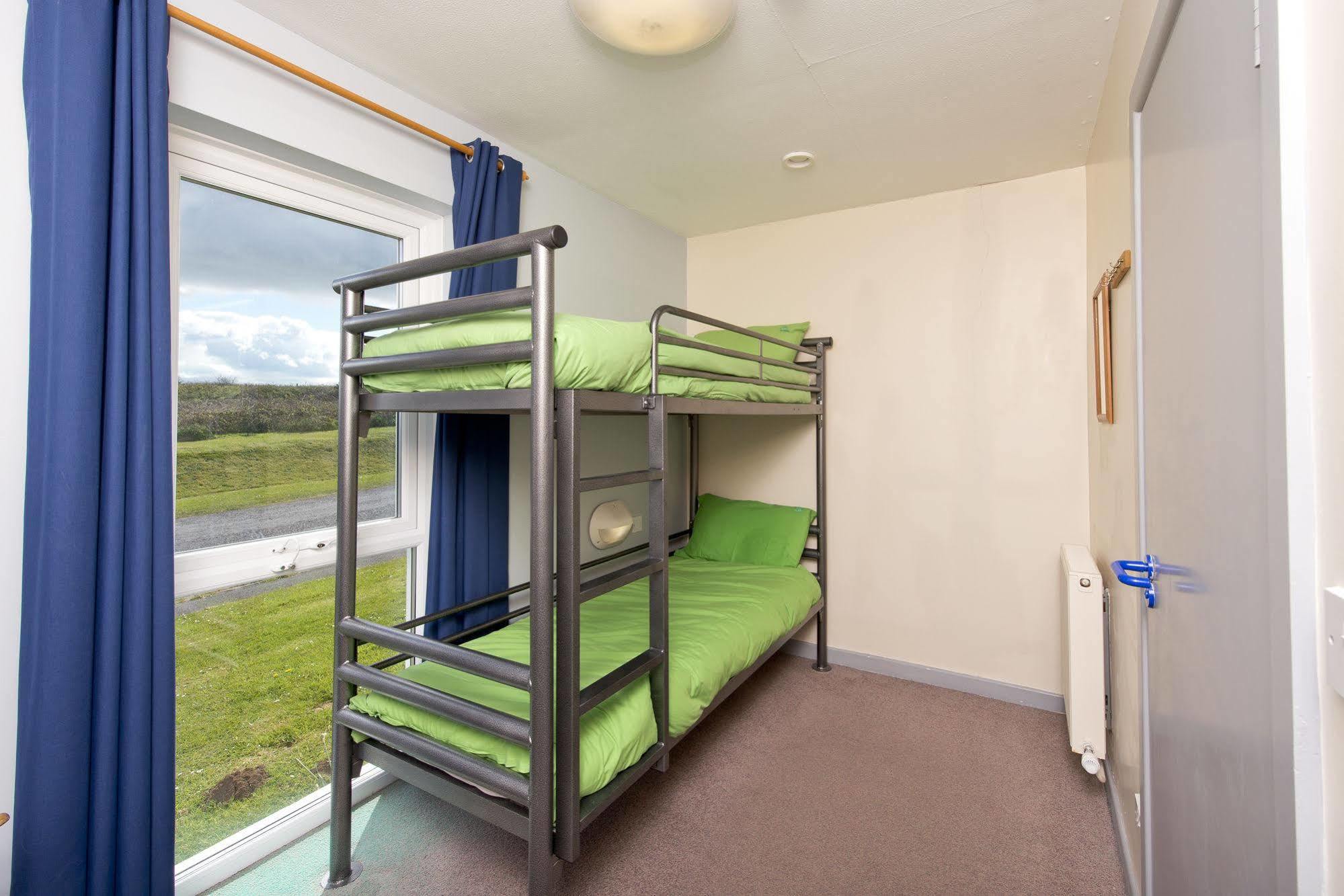 Yha Manorbier Hostel Tenby Bagian luar foto