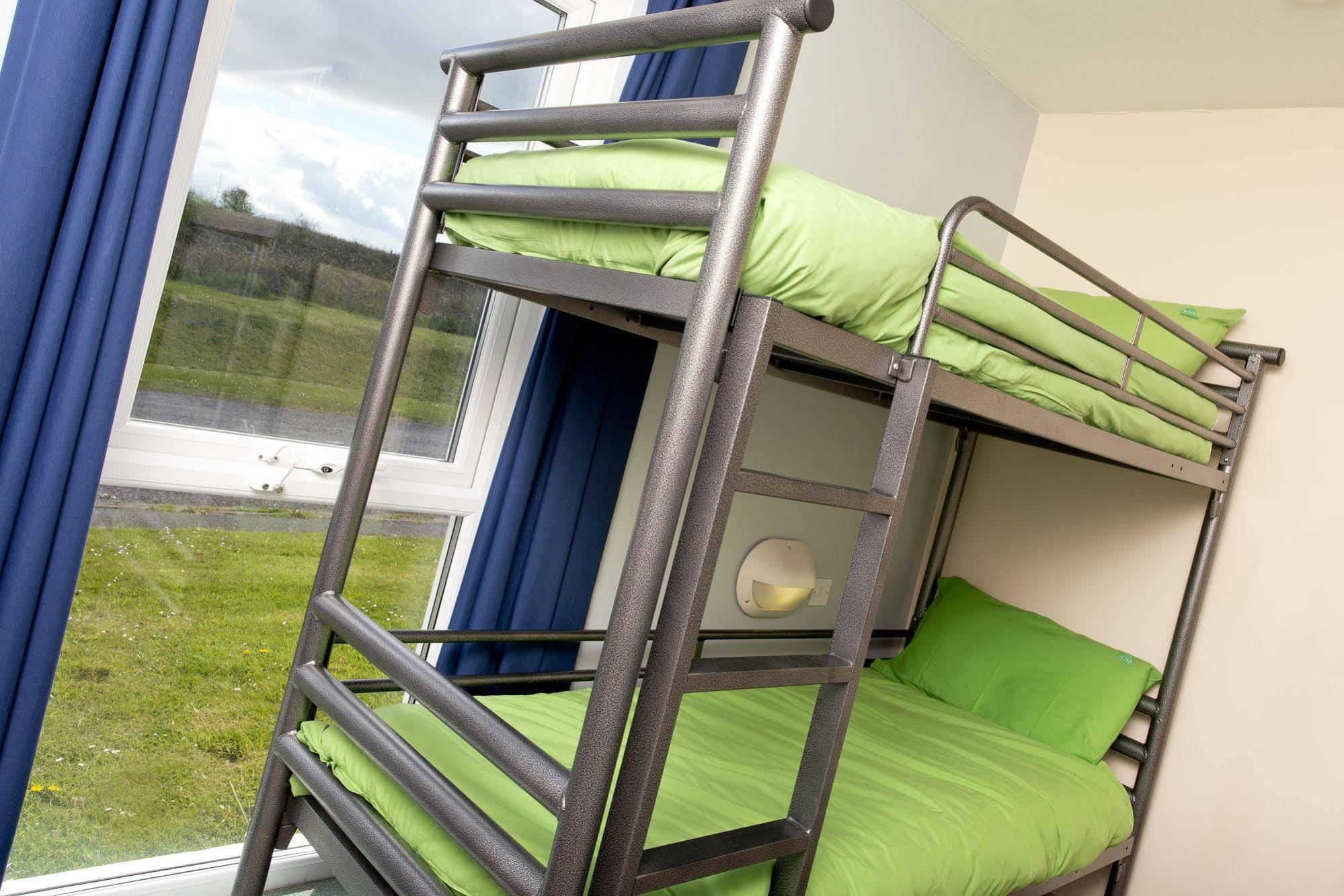 Yha Manorbier Hostel Tenby Bagian luar foto