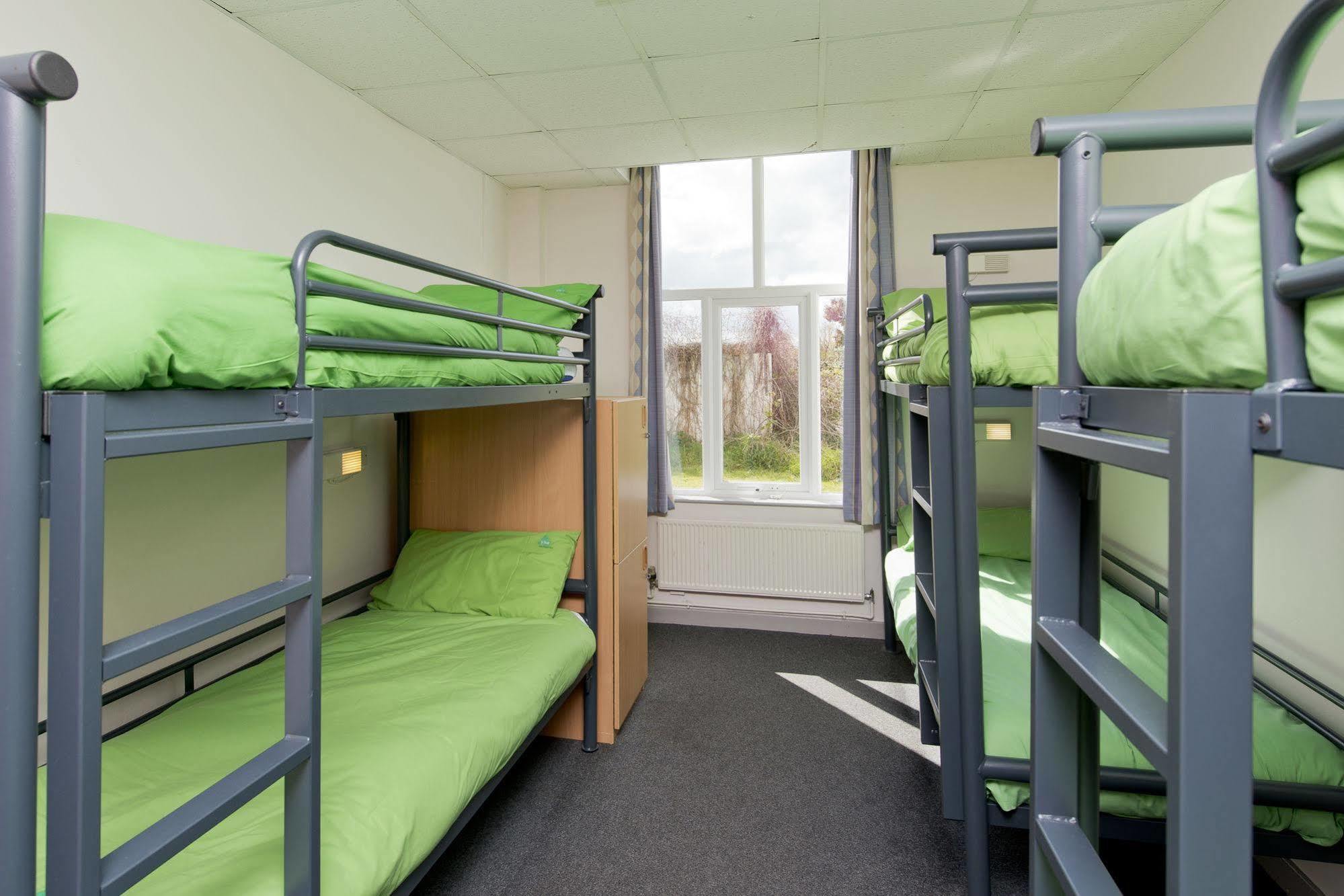 Yha Manorbier Hostel Tenby Bagian luar foto